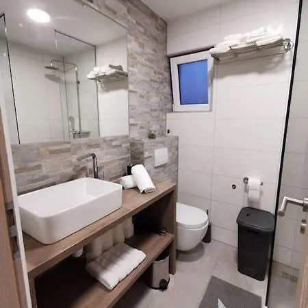 Maris Apartment-balcony With View And Free Parking Apartamento