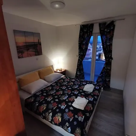 Maris Apartment-balcony With View And Free Parking Apartment
